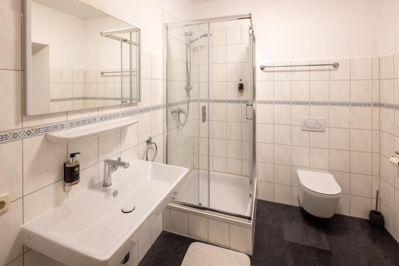 Hotel Schwanen Memmingen Bagian luar foto
